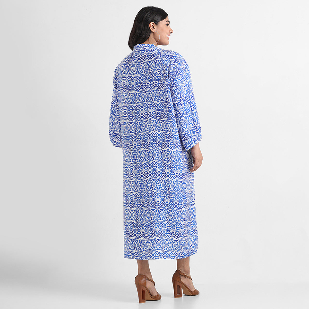 Blue ikat print plus size collared kaftan