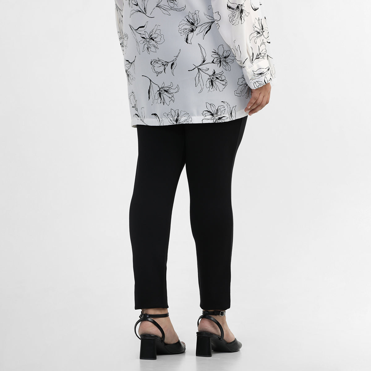 Black Plus Size Buttoned Tailored Trousers