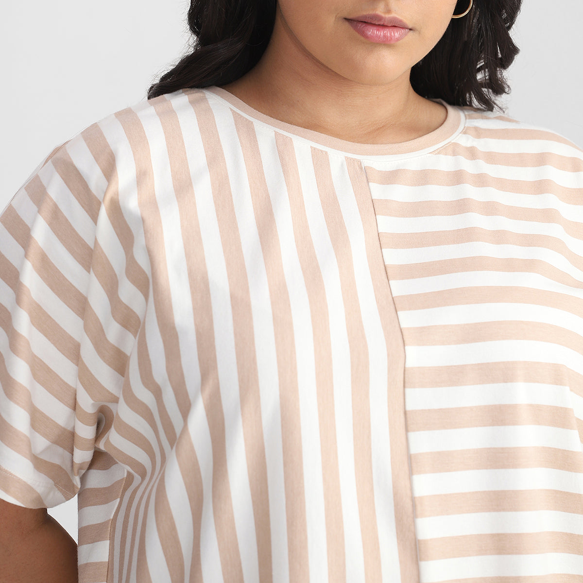 Oatmeal Stripes T-shirt For Plus Size Women