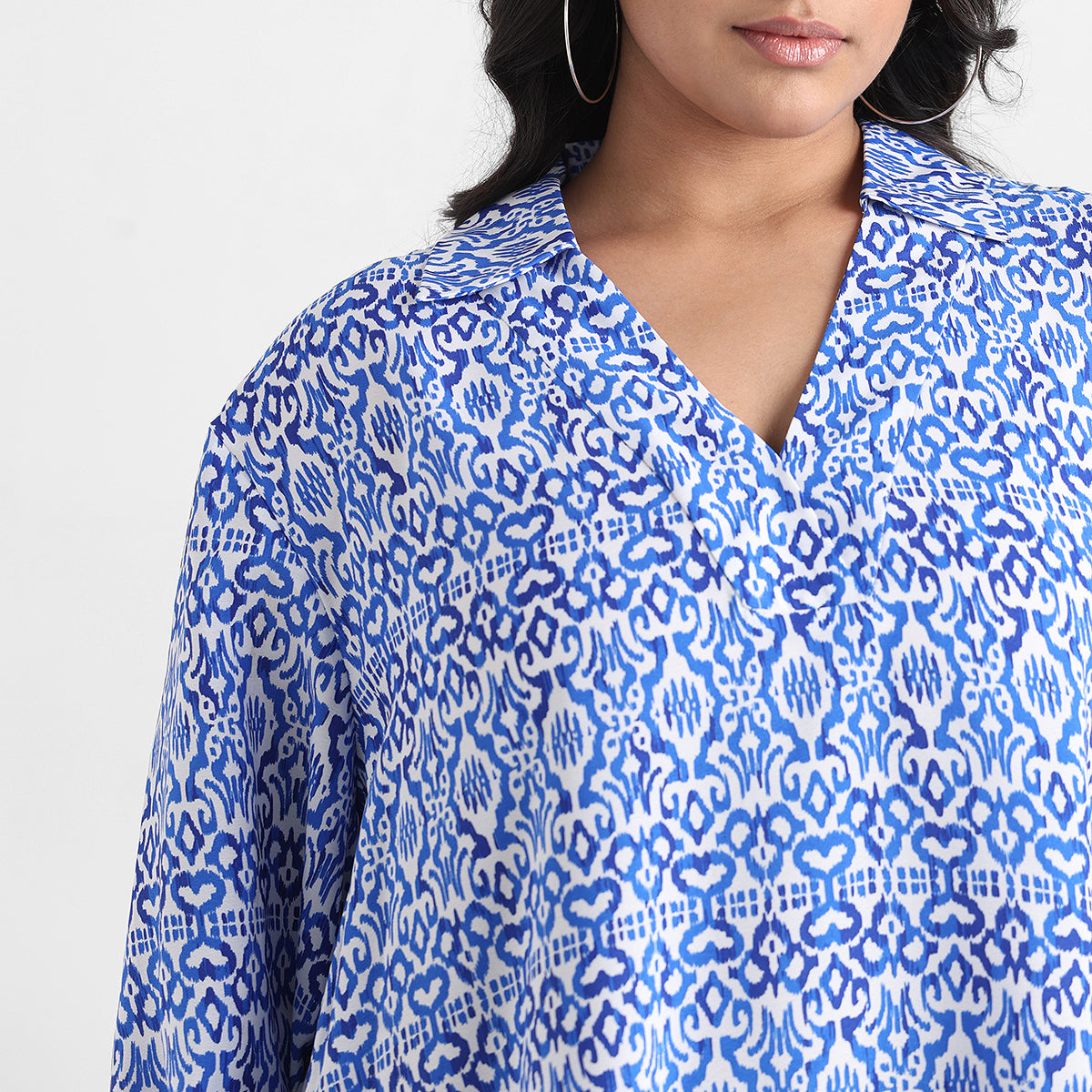 Blue ikat print plus size collared kaftan