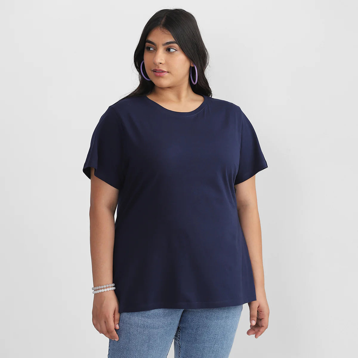 BASIC NAVY T-SHIRT