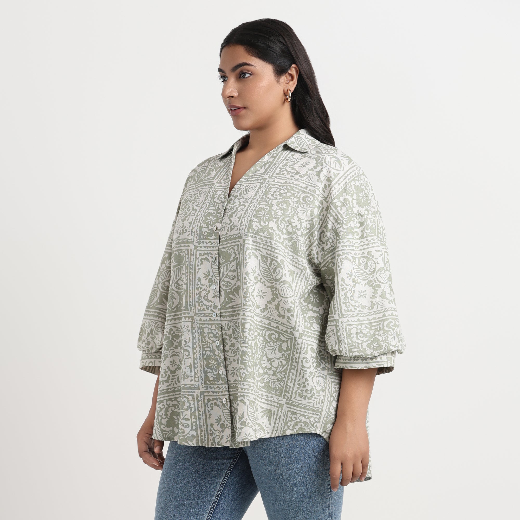 Green linen shirt, breathable and comfortable plus size top
